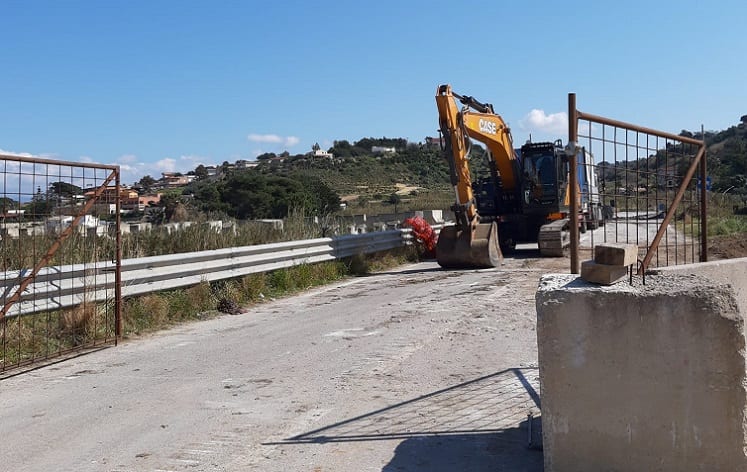 Ponte sul San Bartolomeo, impresa procede speditamente. Demolizione completata entro 10 giorni