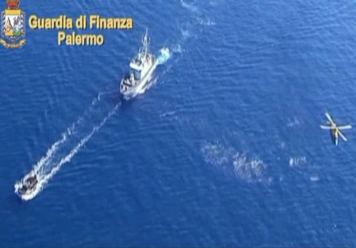 Migranti e sigarette in traversate di ‘lusso’. In carcere i fratelli Allegra, pescatori marsalesi