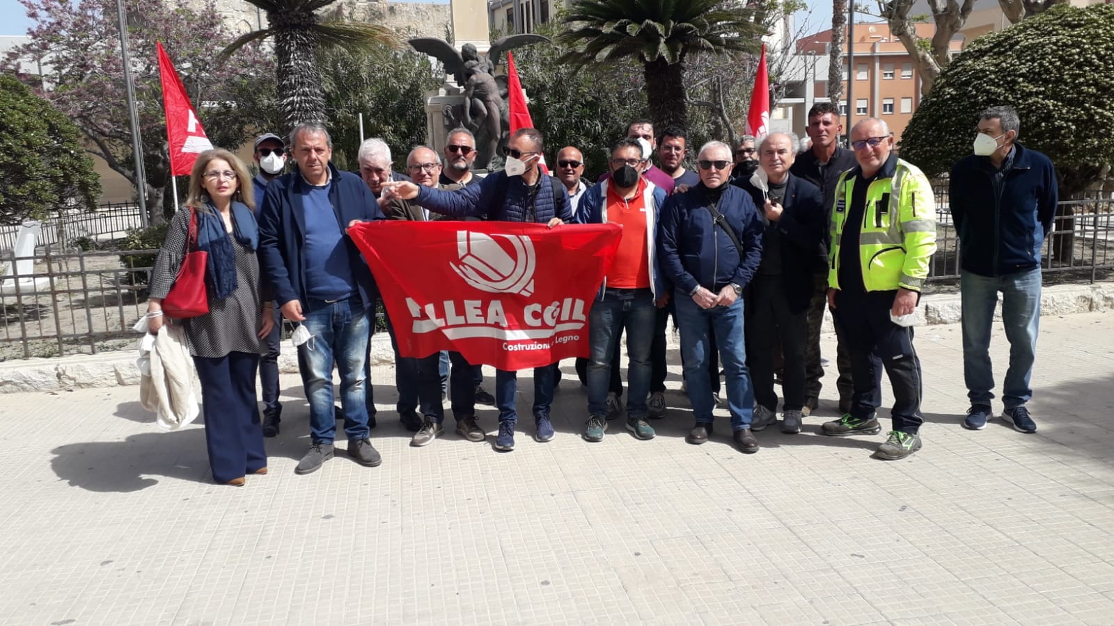 Sit-in ex lavoratori della “Siciliana Inerti Bituminosi”. Azienda fallita e attesi 24 stipendi dal 2014