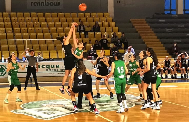 Basket, alcamesi a testa alta: 'impresona' sfiorata. Pallamano, sabato parte sfida per la A/2