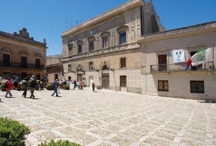 Funzionario castellammarese accusato di violazione segreto d’ufficio. Chiesto rito abbreviato
