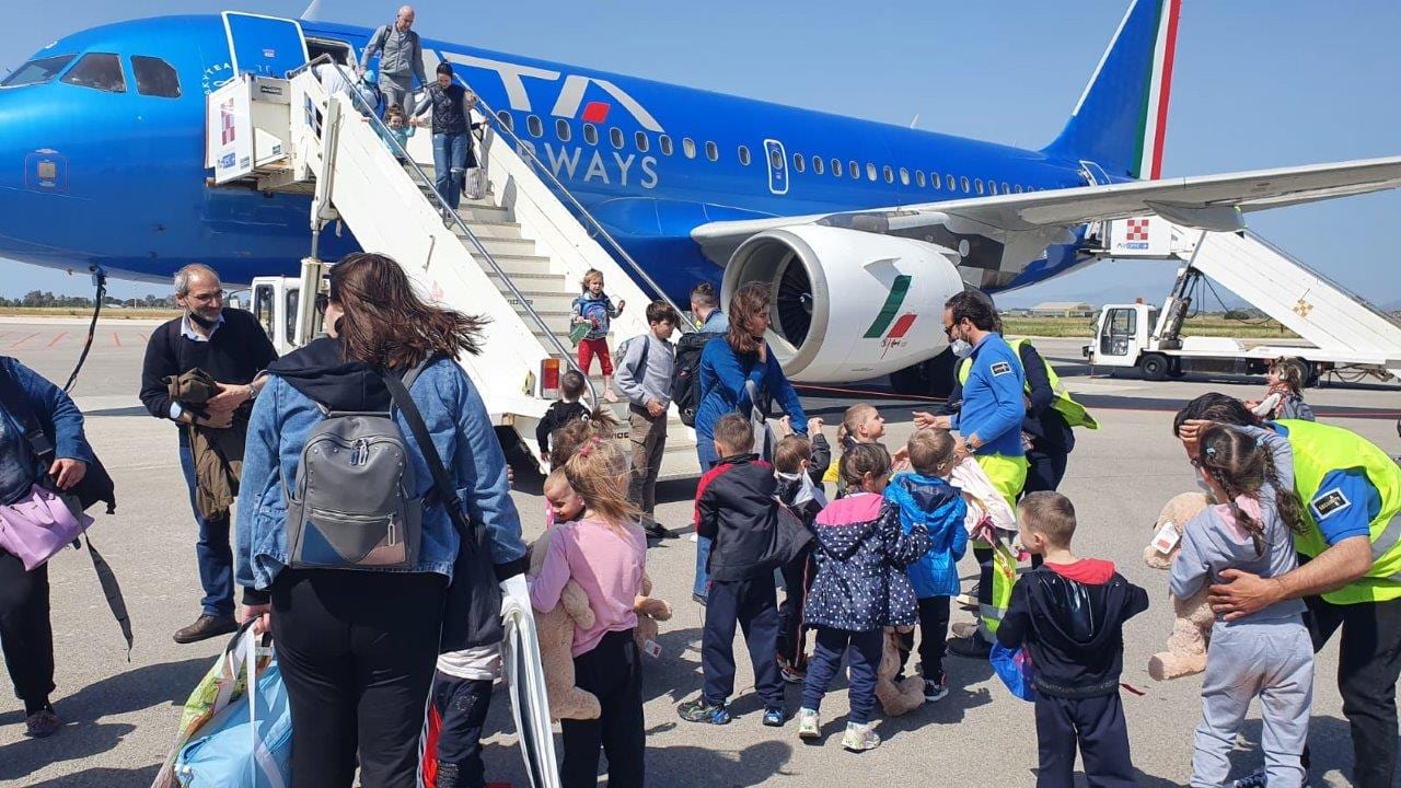 Sessantatre bimbi a Birgi dagli orfanotrofi ucraini. Tredici ospitati ad Alcamo dai salesiani, 11 a Erice