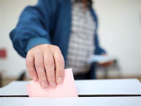 Divulgó foto del voto appena espletato, alcamese salvato dalla prescrizione. Nessuna condanna