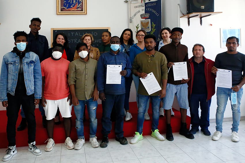 In 14 superano il corso di italiano nei centri di Buseto e Custonaci. Migranti di sei nazioni diverse