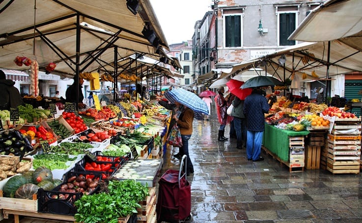 Arriva il "BonusSicilia" per gli ambulanti. Ammessi solo quelli al dettaglio e senza posto fisso