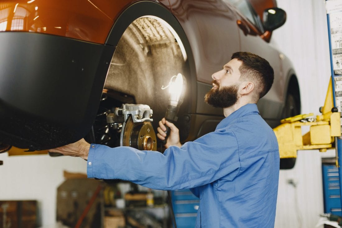 Come funzionano le pastiglie dei freni e quando è necessario sostituirle
