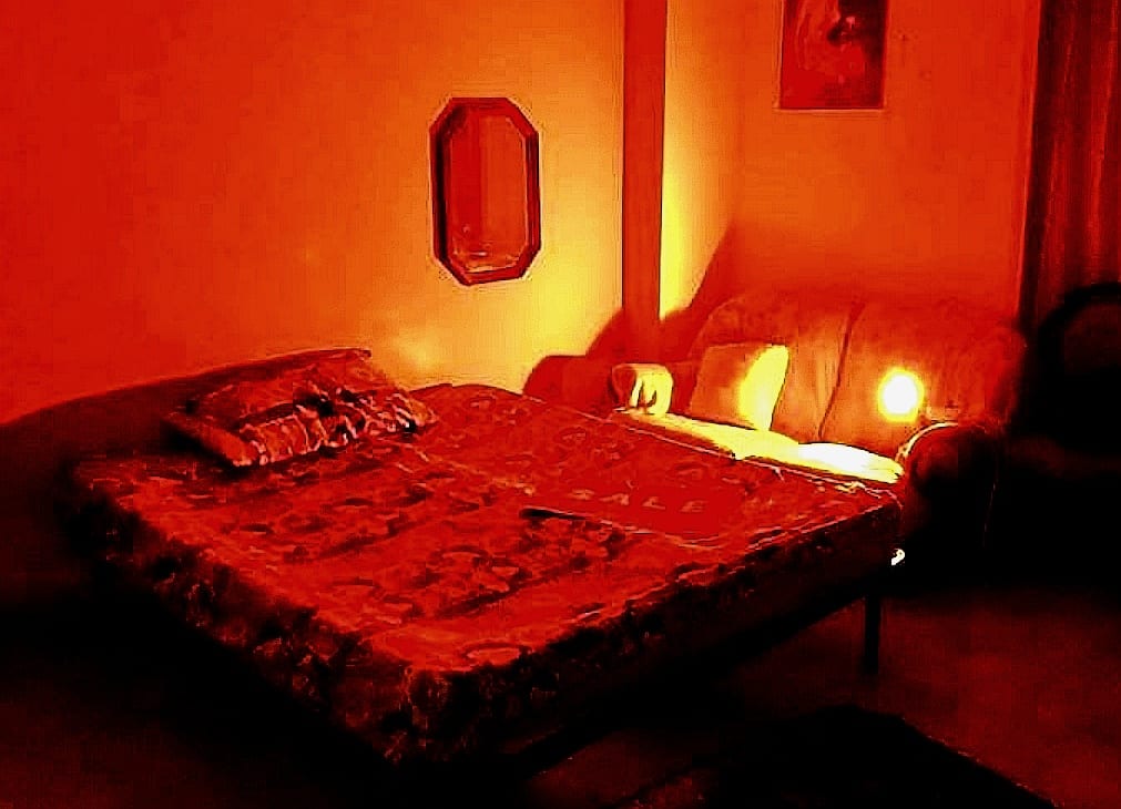 Processo per prostituzione in B&B, testi in aula: "Mai pagato, solo regali”