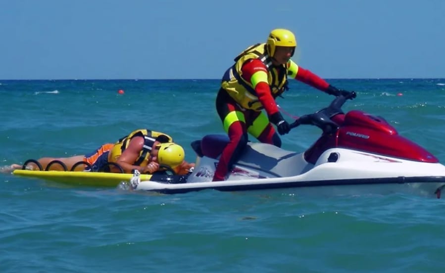 Acqua-scooter di soccorso marciscono. Costati 100.000 euro ma non ne parla più nessuno
