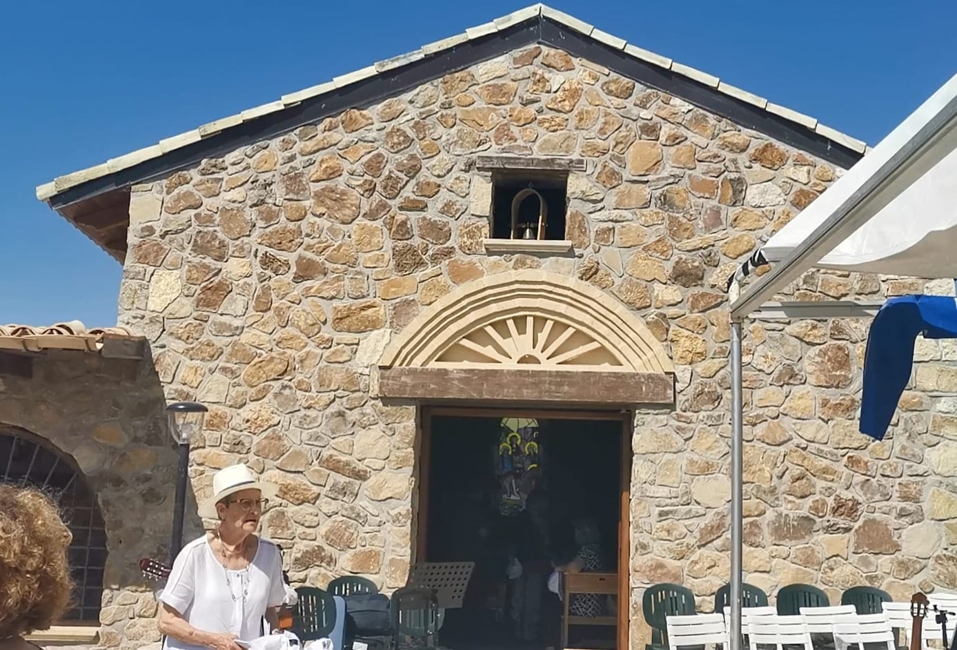 Inici, eremo e casa di accoglienza per missione ‘fratel Biagio’. Vescovo benedice chiesetta (VIDEO)