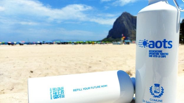 "Plastic Free" approda a San Vito Lo Capo. Codice QR sulle borracce