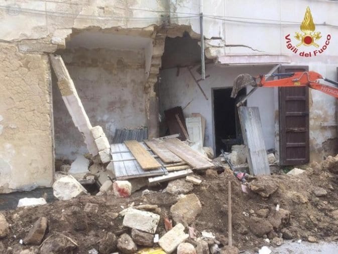 Crollo teatro a Campobello di Mazara, tre condannati. Risarcimento per le parti civili