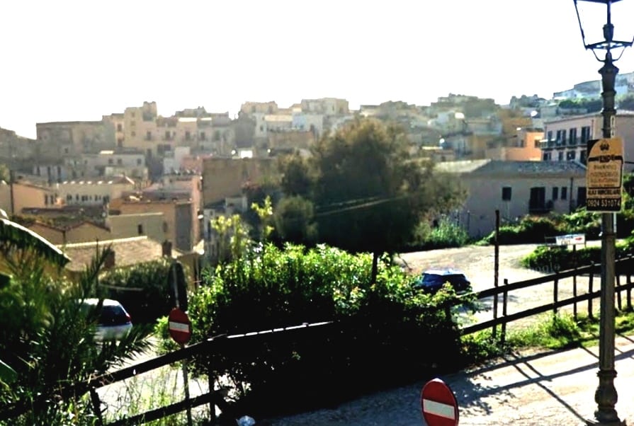 ‘Parcheggio conteso’, Comune annulla diniego a Caleca ma non blocca altra autorizzazione