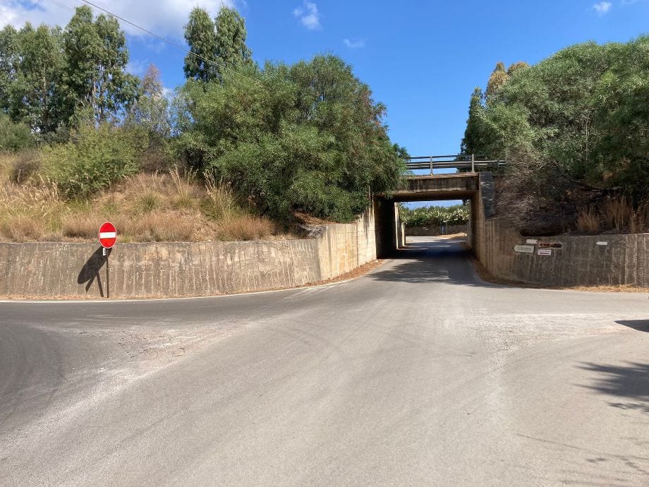 Messa in sicurezza della Via Urano, ad Alcamo. Dopo la frana, iniziano i lavori di sistemazione