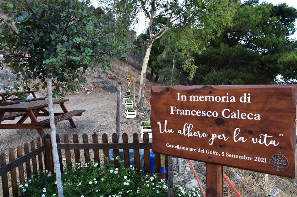 "Il posto più bello del mondo", inaugurata area ristoro a Castellammare in memoria di "Ciccio" Caleca
