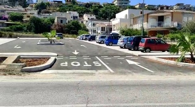Parcheggi ad Alcamo Marina ancora al buio. Consegna anticipata dell'impianto ma manca contatore