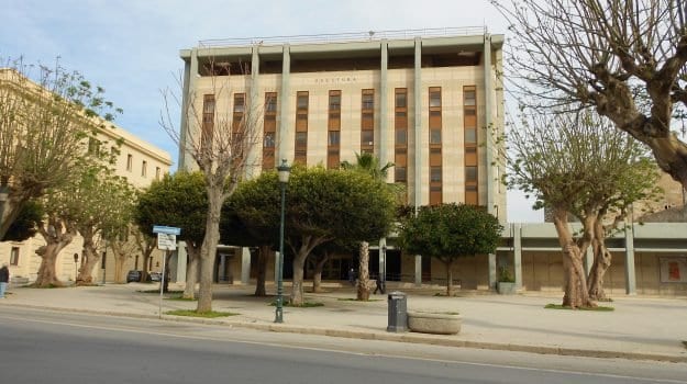 Rissa nel centro storico di Salemi. Daspo urbano per quattro salemitani