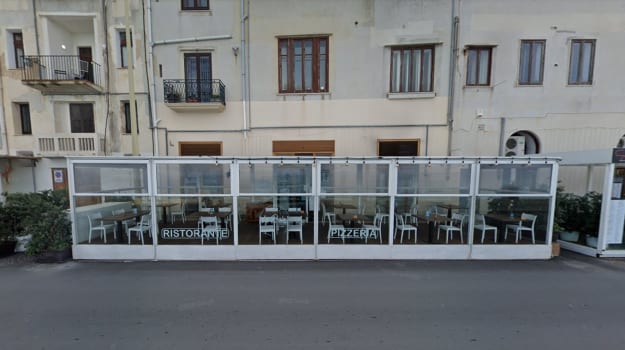 Incendio alla pizzeria "La Perla" di Trapani. Per fortuna, nessun ferito