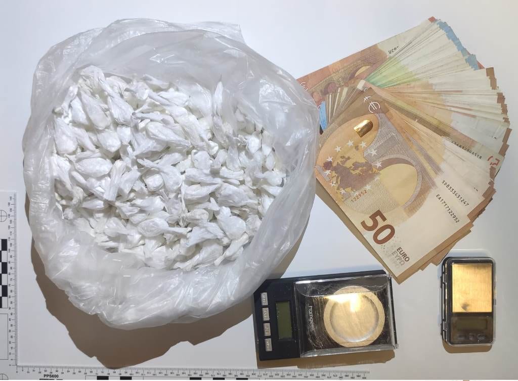 Aveva creato in casa un vero e proprio fortino per spacciare. Arrestato giovane pusher di Marsala