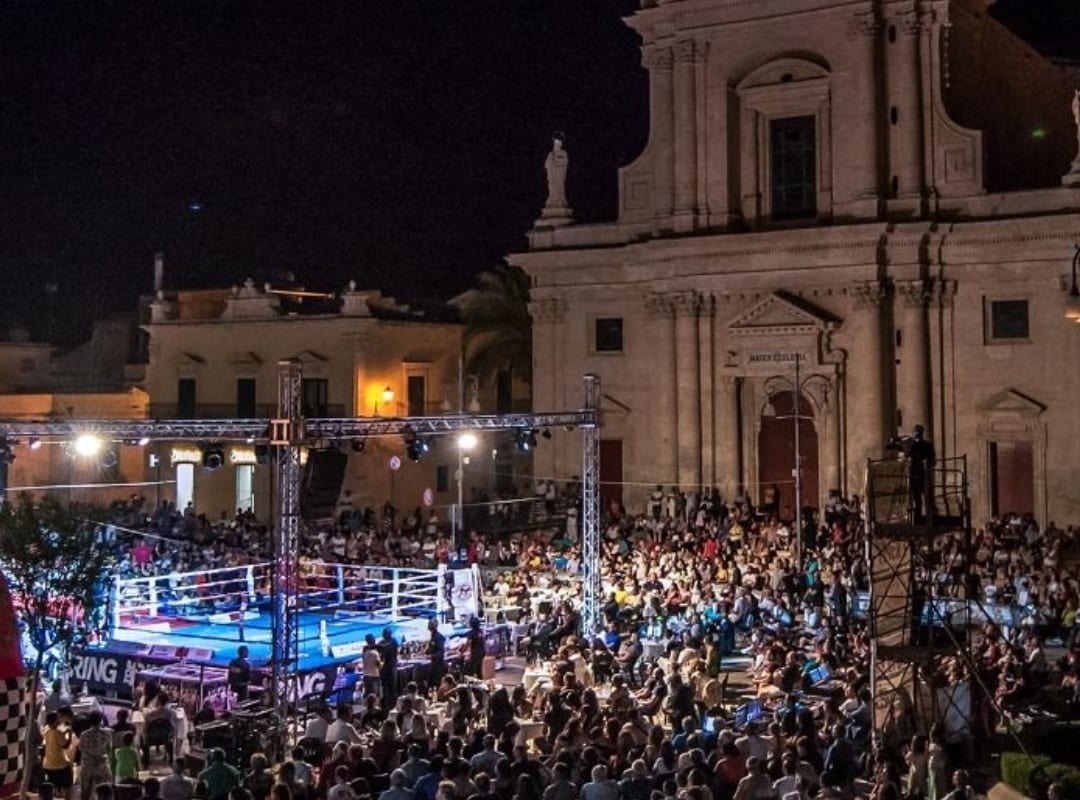 Mondiale di thai-boxe e titolo europeo. La piazza di Rosolini diventa una suggestiva arena