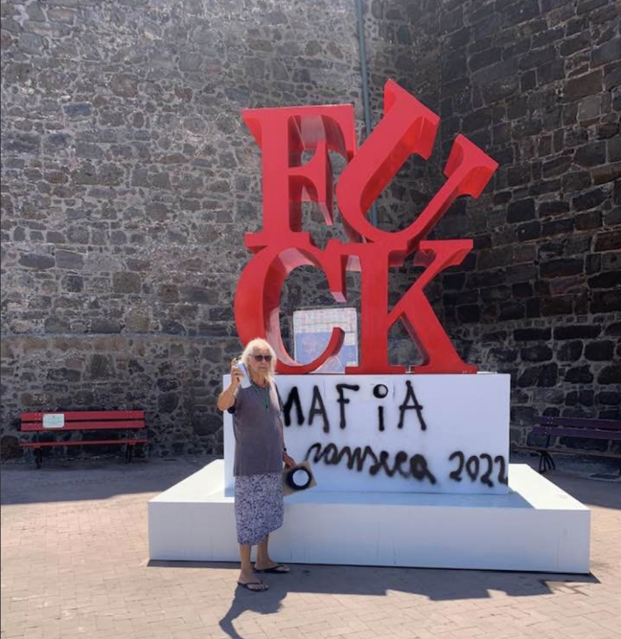 Pulizia delle sculture vandalizzate a Pantelleria. Il Comune sporge denuncia alle autorità