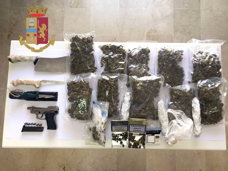 Deteneva droga ed armi in casa, arrestato un 42enne a Marsala