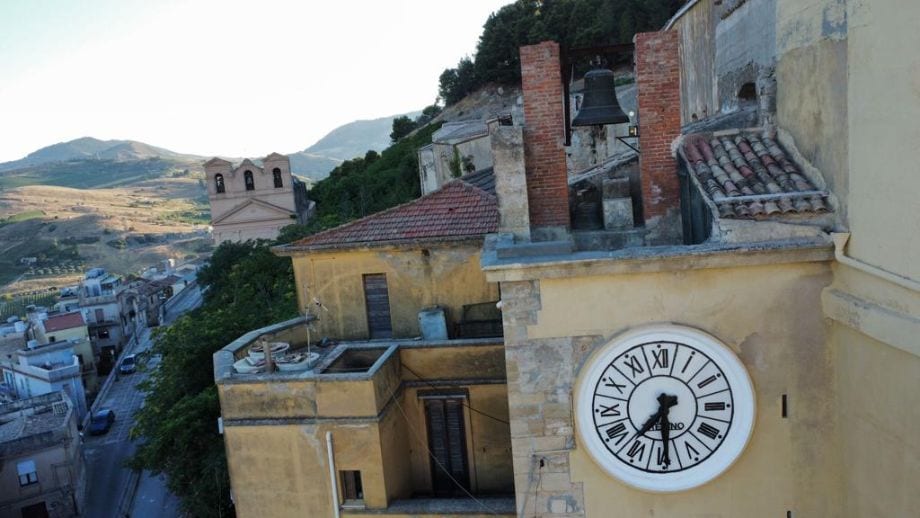 Restaurati orologio e campana della Chiesa Madre di Calatafimi. Visite dal 20 agosto (VIDEO)