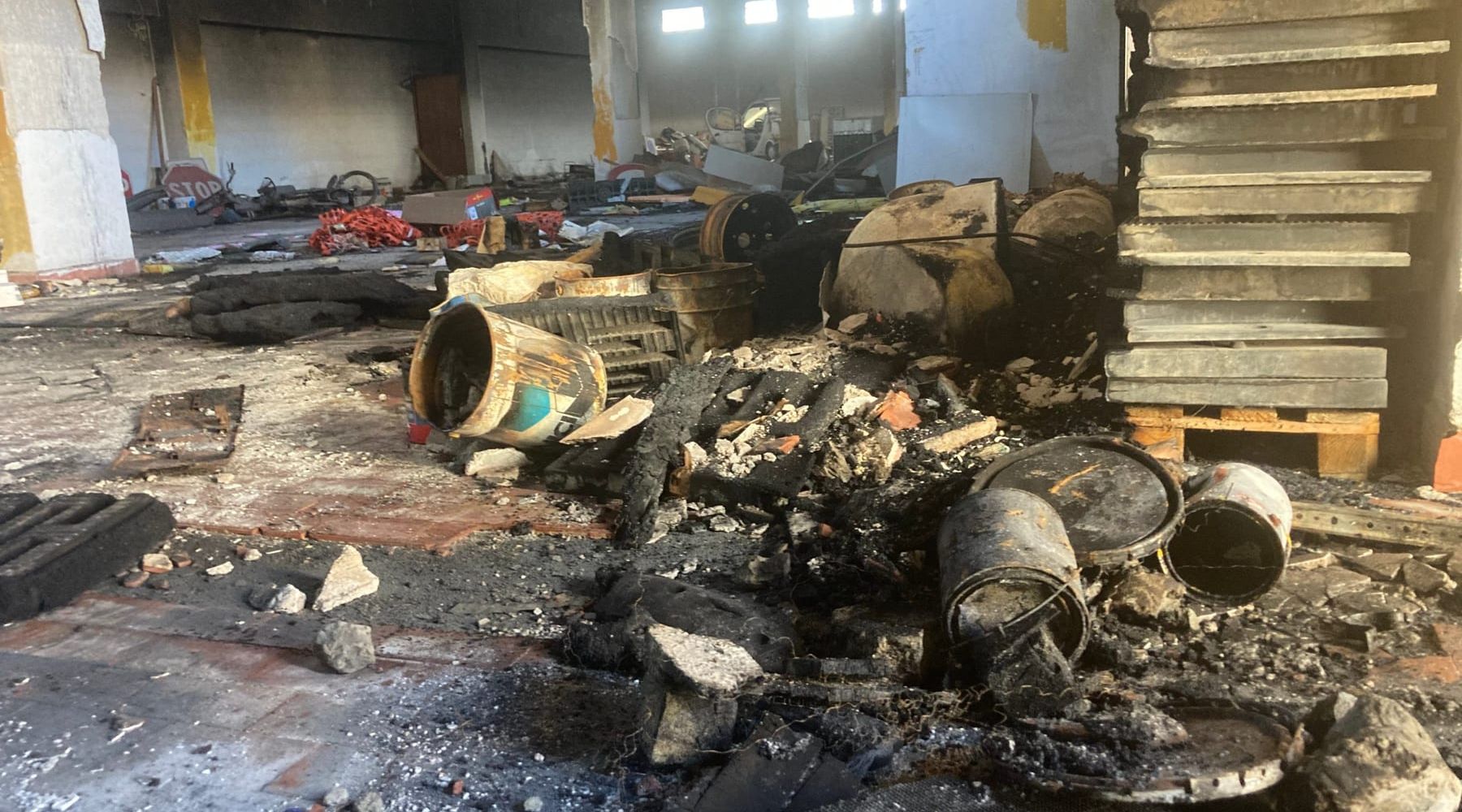 Incendio all'ex mattatoio comunale di Castelvetrano. Chiuso l'accesso all'immobile