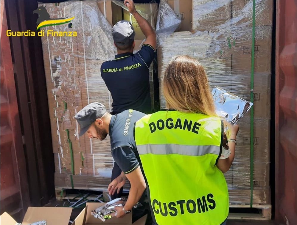 Sequestrate 9 tonnellate di fertilizzante al porto di Palermo, flusso di merci provenienti dall'India