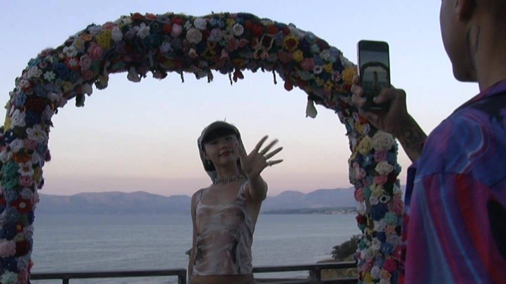 Opera di riciclo creativo e anche uncinetto. A Castellammare attrazione per i turisti