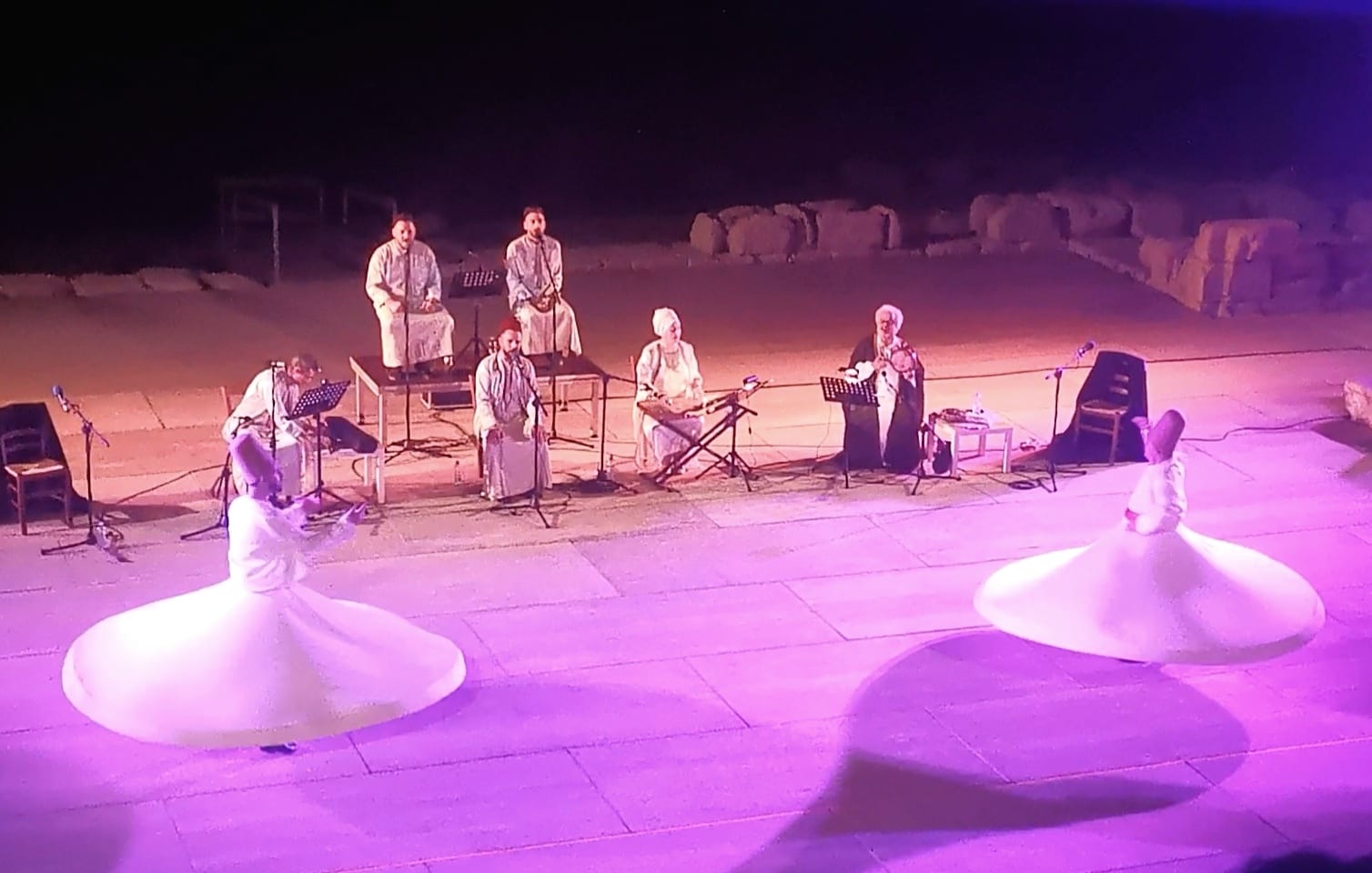 Dervisci rotanti, sold-out al teatro antico di Segesta. Pubblico da mezza Sicilia