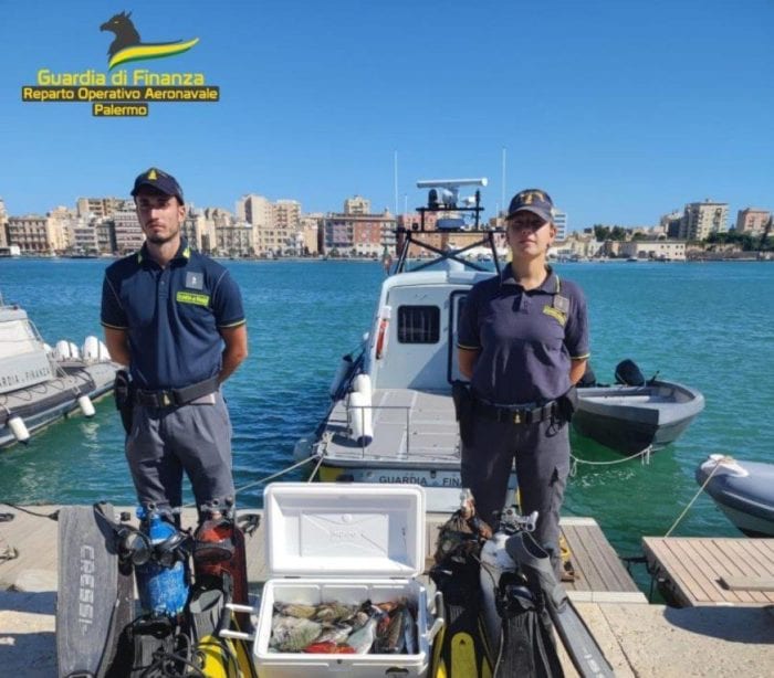 Contrasto alla pesca di frodo a Favignana. Sequestrati 25kg di pescato dai finanzieri di Trapani