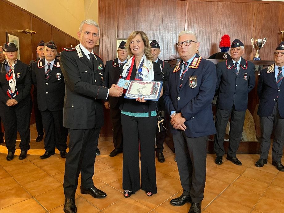 41° anniversario dell'omicidio del Maresciallo Vito Ievolella. Tessera sociale dell'ANC alla figlia Lucia