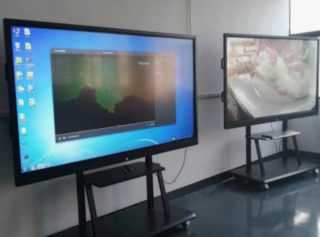 Liceo "Ferro", arrivano 22 grandi monitor touch-screen. Vanno in soffitta le LIM