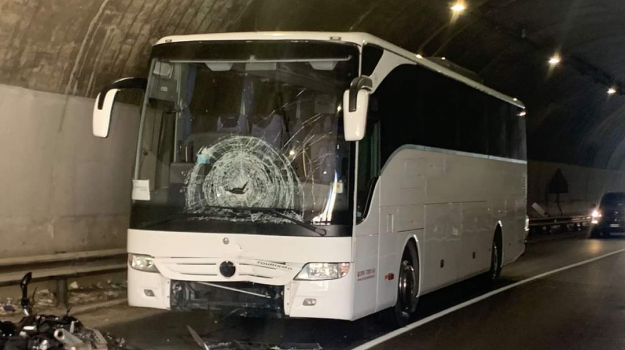 Scontro tra pullman e moto a Terrasini, tutti fuori pericolo. Accertamenti in corso