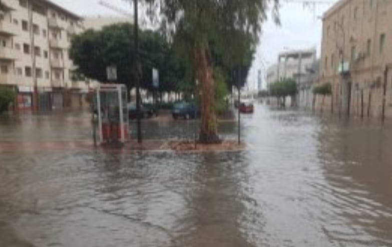 Ancora allagamenti a Trapani, scuole chiuse. Dal monte senza alberi arrivano fiumi