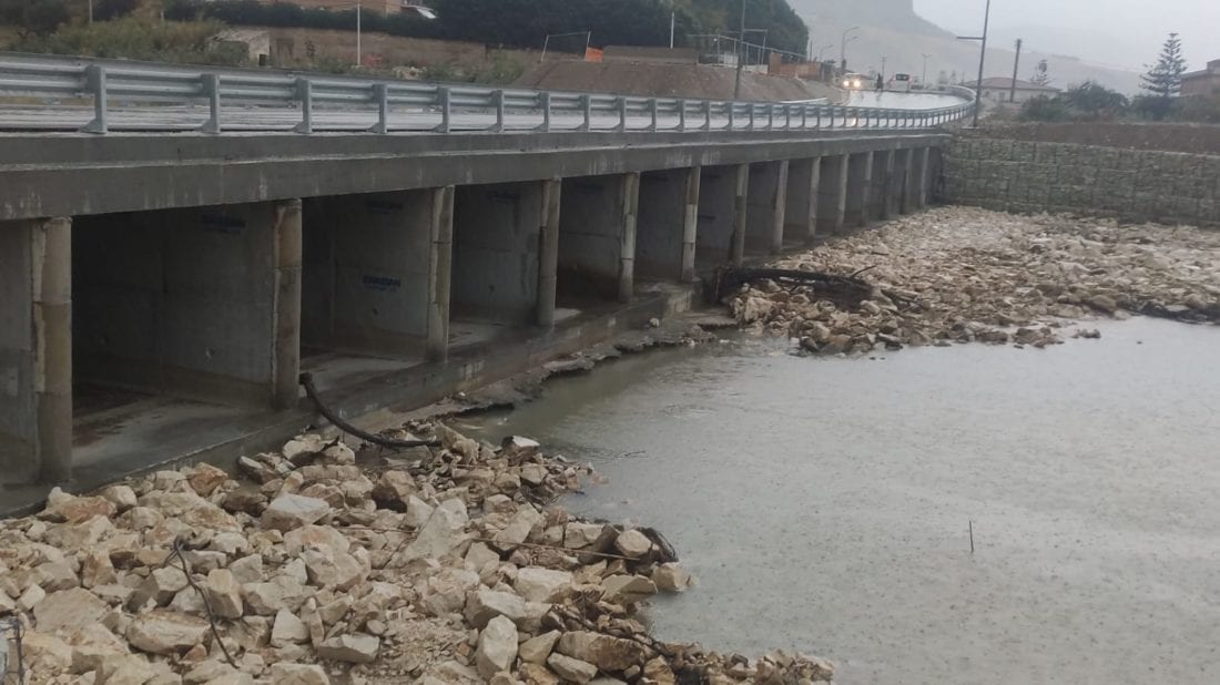 San Bartolomeo, sale l’acqua, ponte chiuso dalle 9 in attesa della piena. Riapertura domani?