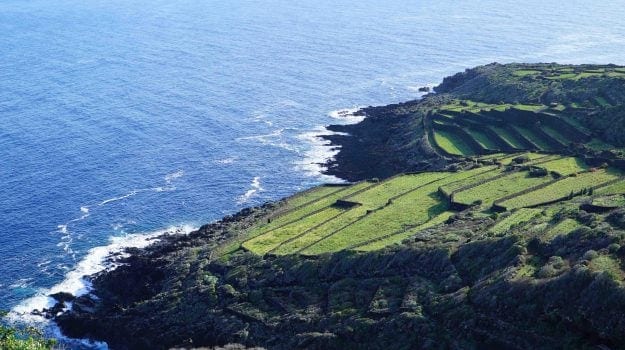 Due migranti senza vita nel mare di Pantelleria, vittime dei viaggi della speranza sull'isola