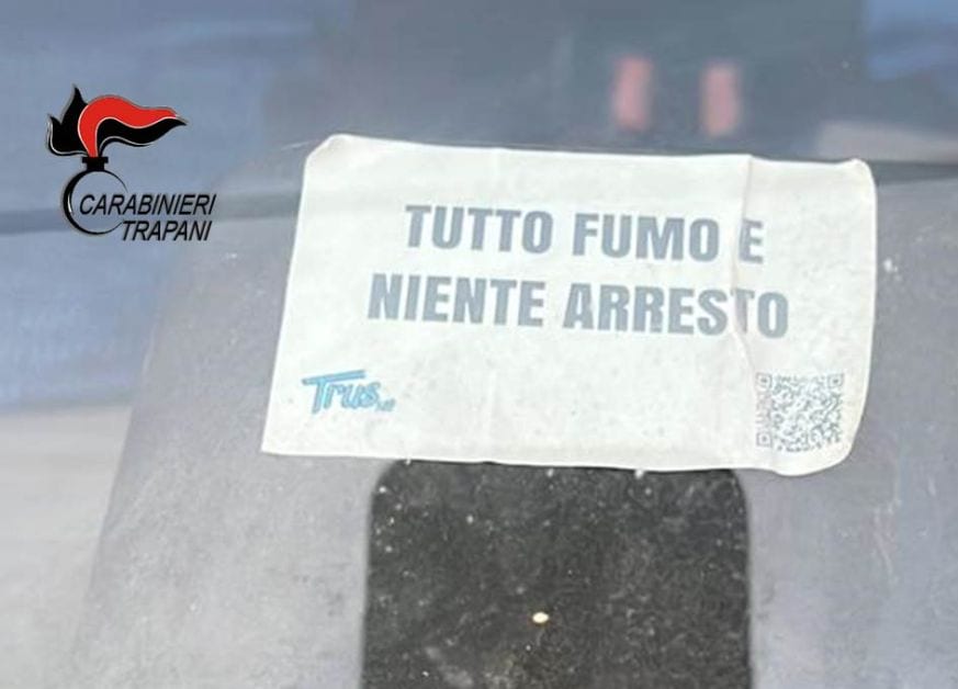 "Tutto fumo e niente arresto", sul cruscotto dell'auto. Arrestato 21enne a Pantelleria per detenzione ai fini di spaccio