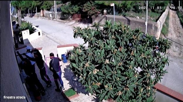 Raffiche di furti in provincia di Trapani, donne dell'est seguono le vittime e le derubano