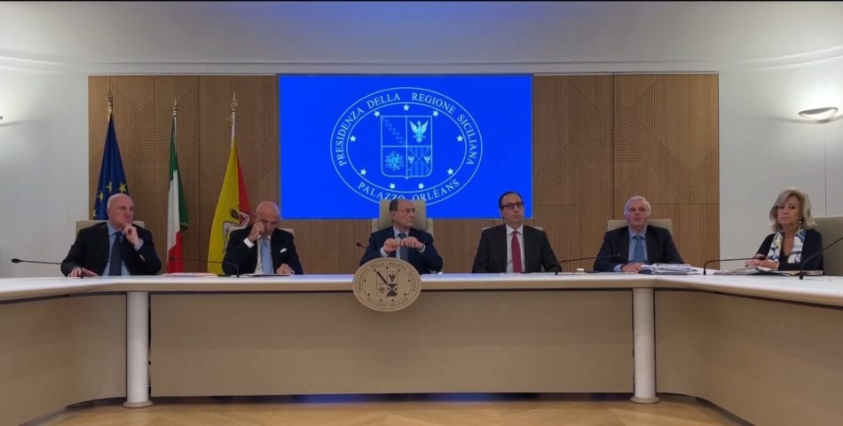 Isole minori. Tariffe agevolate per docenti, sanitari e forze dell’ordine. Proposta della Regione