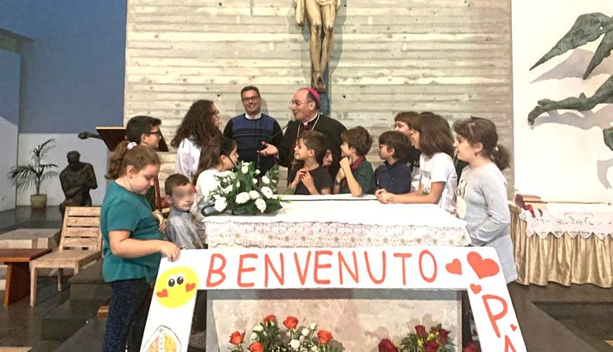Il vescovo Giurdanella in visita a Pantelleria. "I giovani hanno bisogno di riferimenti"