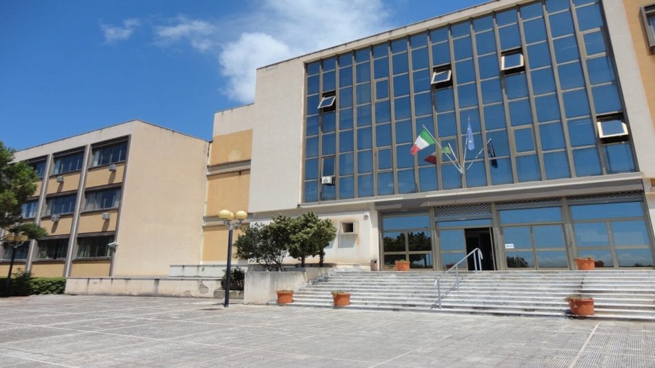 False accuse di una ragazzina di Salaparuta al patrigno prima e al padre poi. Entrambi assolti