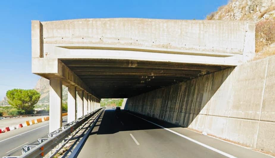 A-29, riaperto al traffico tratto tra Terrasini e Cinisi. Un tir aveva danneggiato la galleria senza fermarsi