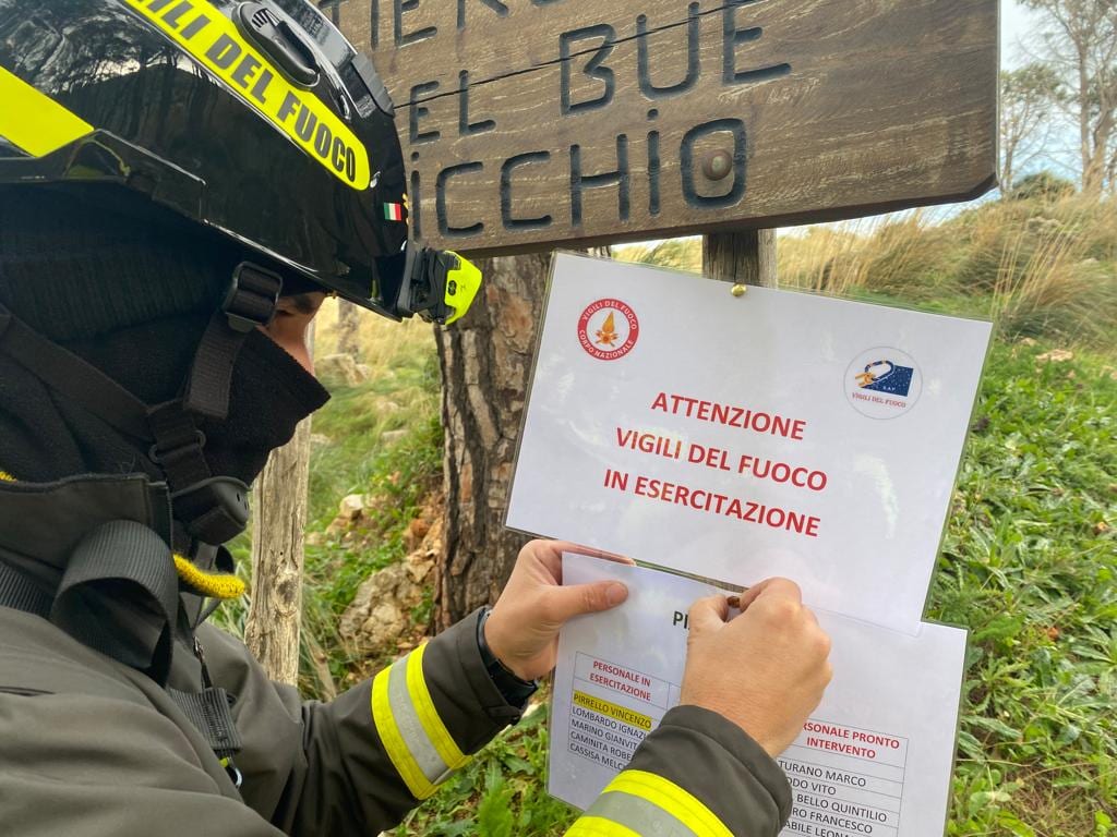 Vigili del fuoco, esercitazioni del SAF su monte Inici in tre scenari. Pronte 11 nuove unità
