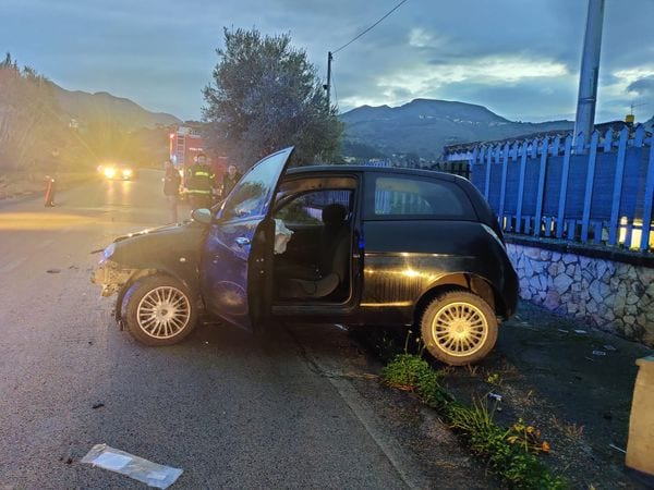 Incidente sulla SP1 tra Partinico e Montelepre, grave 29enne alla guida