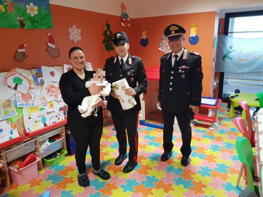 Solidarietà all'ospedale di Marsala, i carabinieri donano giocattoli ai piccoli ricoverati