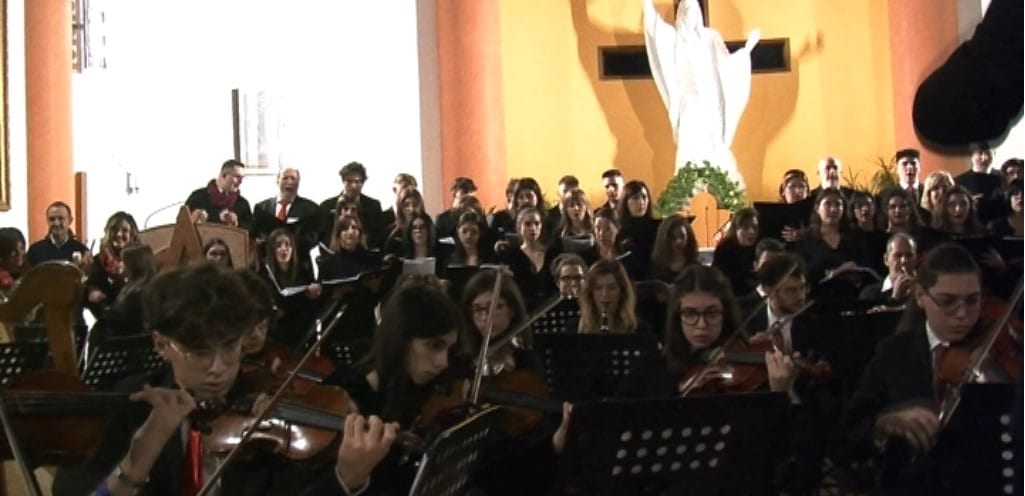 Coro e orchestra sinfonica del ‘F. Allmayer’ di Alcamo insieme per il concerto di Natale (VIDEO)