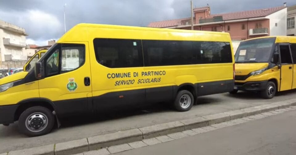 Due scuolabus al comune di Partinico, in arrivo due nuove auto per la Polizia Municipale