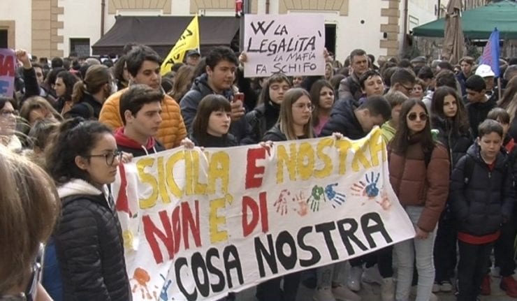 "La Sicilia è nostra e non di Cosa Nostra", Castelvetrano e Campobello in corteo contro la mafia