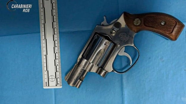 Messina Denaro, ritrovata una pistola a Campobello di Mazara. Trovate 20 cartucce